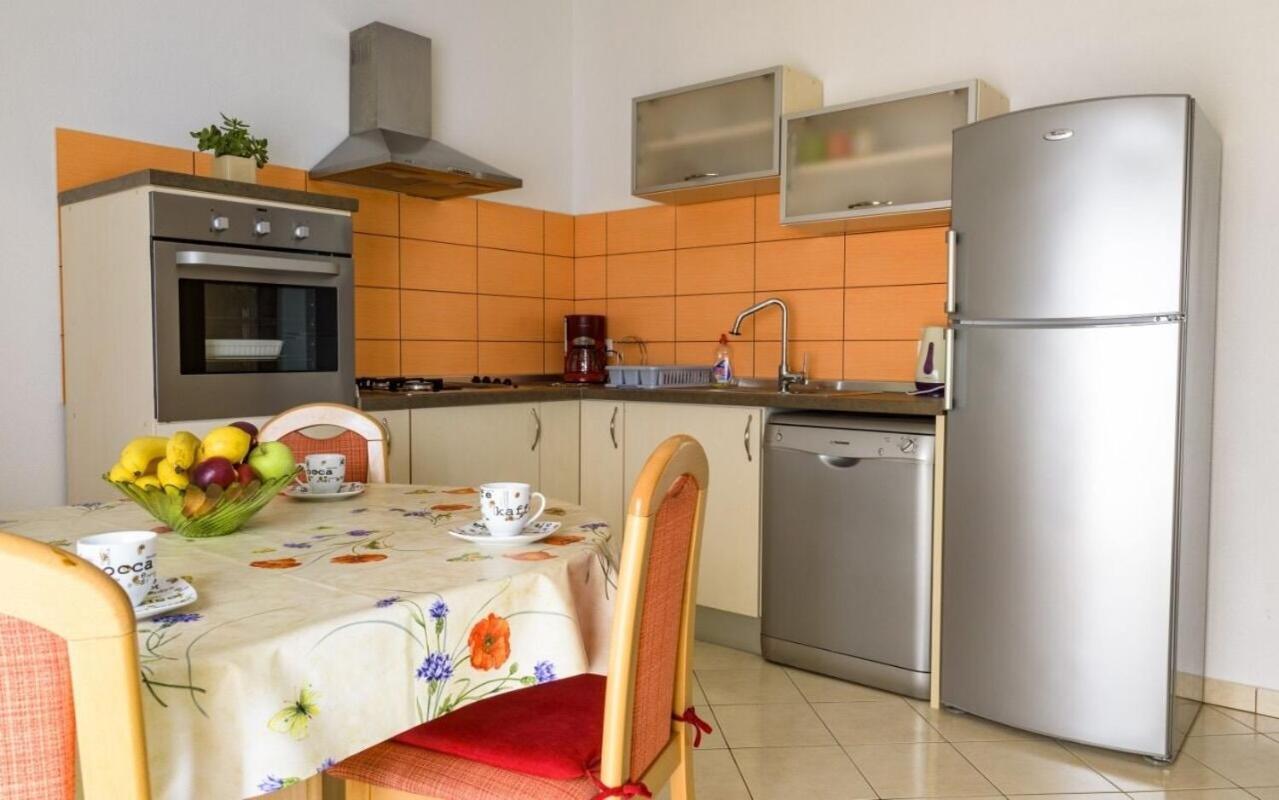 Lukovo Šugarje Apartments Domagoj - On The Beach מראה חיצוני תמונה