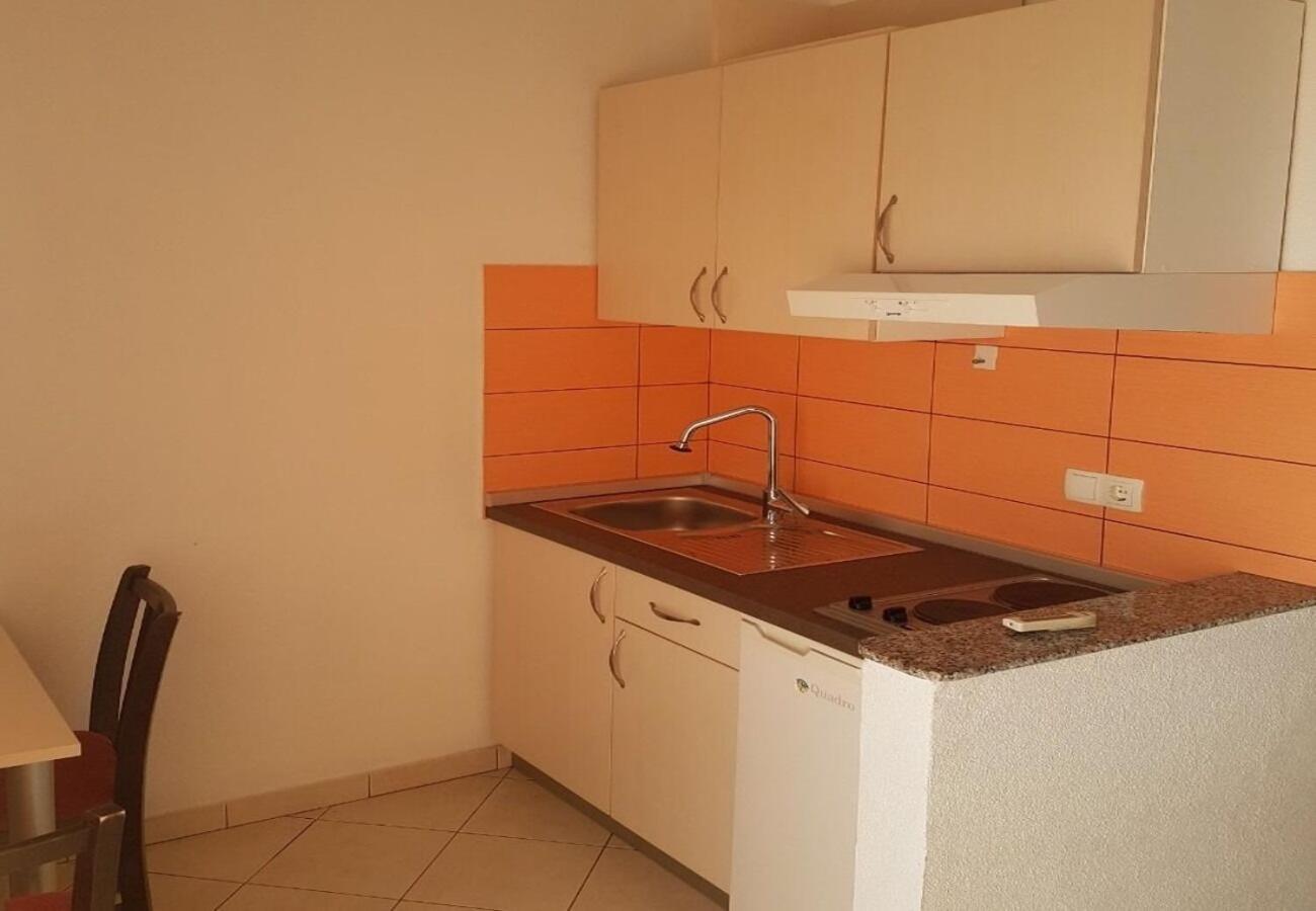 Lukovo Šugarje Apartments Domagoj - On The Beach מראה חיצוני תמונה